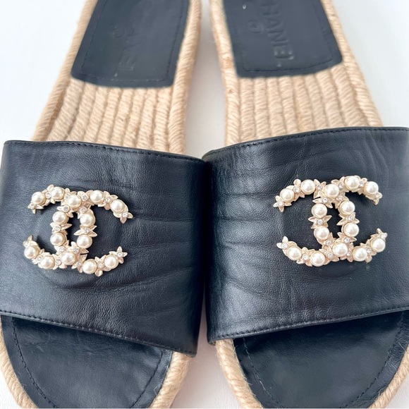 CHANEL | Pearl Embellished CC Logo Black Leather Espadrille Slide Sandals EU 37 - Picture 5 of 14